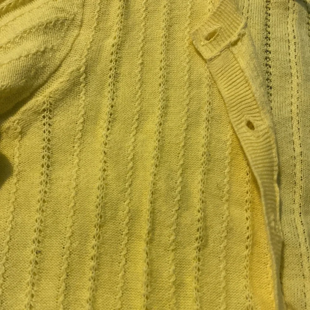 Gap Kids Yellow Knit Light Sweater, Medium, NWOT - Picture 3 of 10